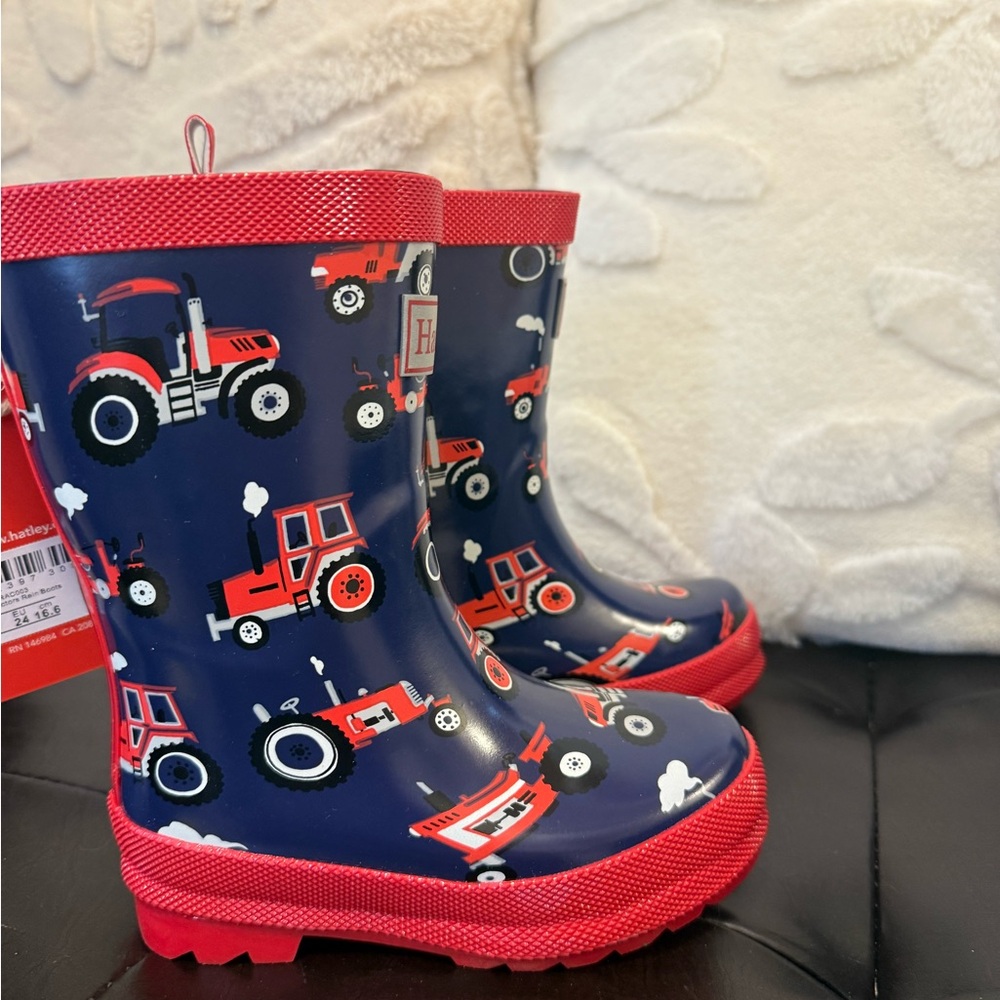 Brand new Hatley  rain boots 
(Red Farm Tractors Rain Boots) size US8 (16 cm)